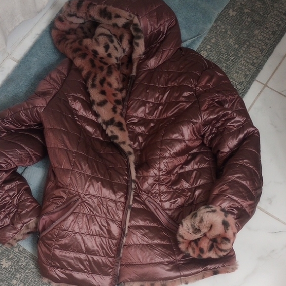 Renuar Stylish Brown Quilted Women's Jacket with Faux Fur Trim - Picture 11 of 13